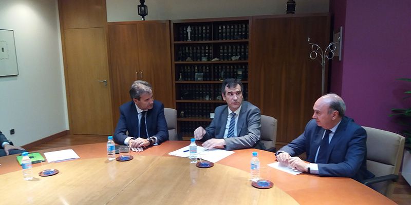 Román y Latre solicitan al presidente de RENFE la mejora del servicio ferroviario entre Guadalajara y Madrid