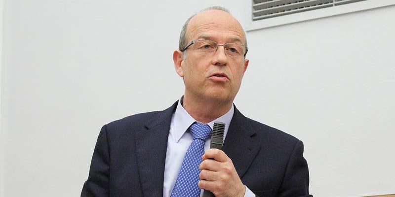 Tortosa pide a Page que tome ejemplo de Rajoy y cree empleo sin pedir dinero a otras administraciones