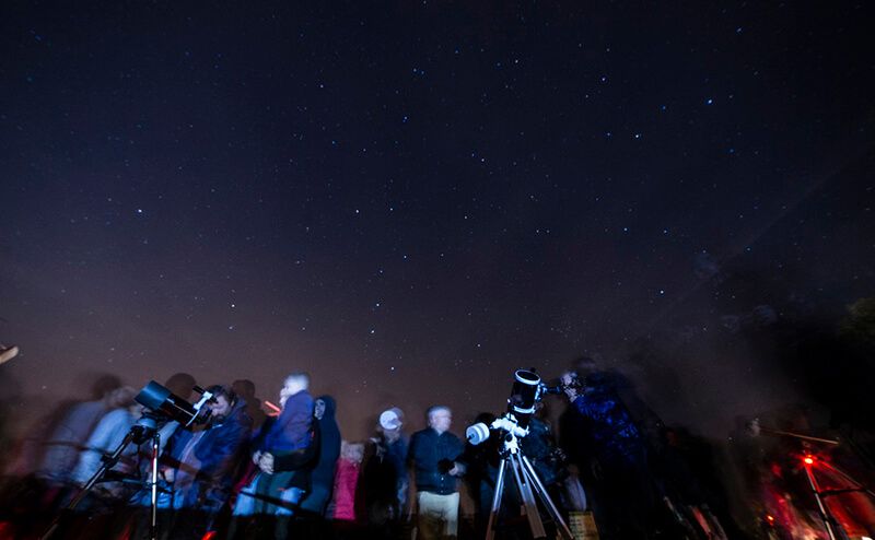 Júpiter y la Luna creciente, estrellas de la observación astronómica de este sábado en Valdenazar