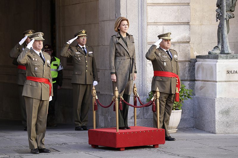 Cospedal da protagonismo a los familiares de los fallecidos del YAK-42 por el Día de las Fuerzas Armadas a Guadalajara 2 Cospedal da protagonismo a los familiares de los fallecidos del YAK-42 por el Día de las Fuerzas Armadas a Guadalajara