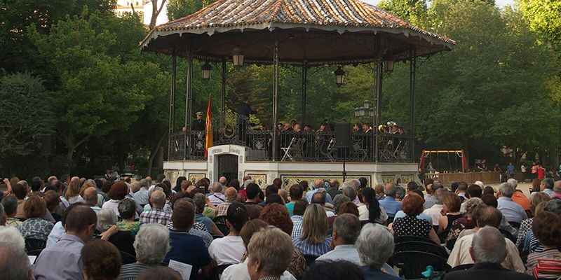Cuenca responde a las marchas militares gracias al concierto de la Banda Municipal de Música