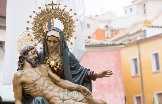 El Ayuntamiento de Cuenca colabora con la retransmisión de la procesión de la Coronación de la Virgen de las Angustias