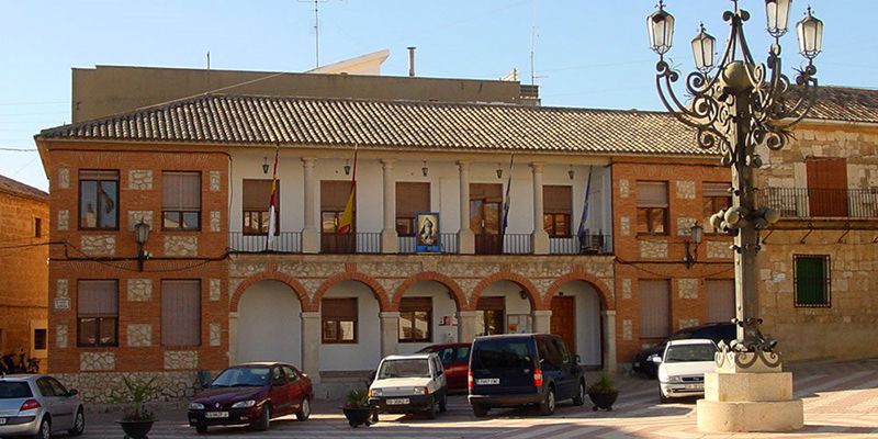 El Ayuntamiento de Horcajo de Santiago organiza un Homenaje a la Bandera