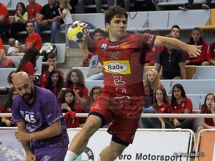 El balonmano del Quabit sorprende a los oscenses (30-26)