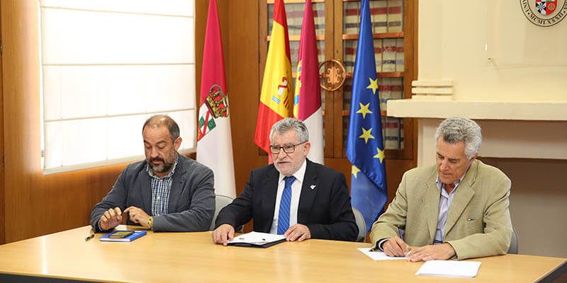 Felpeto incide en la necesidad de trabajar de la mano con la UCLM para desarrollar una estrategia a medio y largo plazo