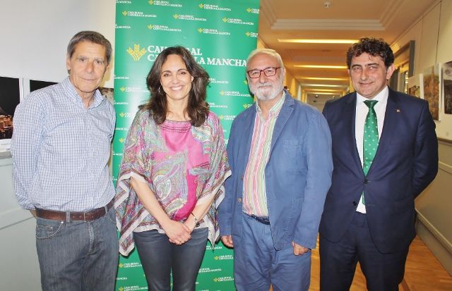 Inaugurada la exposición de pintura y fotografía ‘Pasión por Crear’