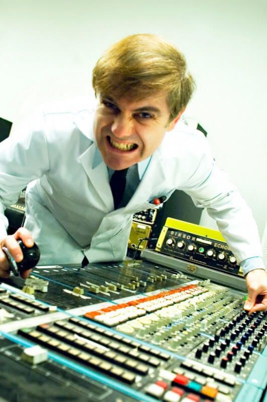 Jorge "Explosión" clausura el ciclo de conferencias "¿Malos tiempos para la Lírica? Radiografía del panorama musical independiente" 3 Jorge Explosión clausura el ciclo de conferencias ¿Malos tiempos para la Lírica Radiografía del panorama musical independiente