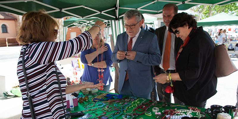 La Junta felicita a los organizadores de VIII Feria del AMPA del IES Alejo Vera de Marchamalo por “lo positivo” de la iniciativa