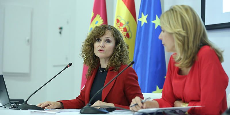 La Junta ha simplificado un centenar de procedimientos administrativos, que beneficiarán a 1.100.000 ciudadanos y empresas