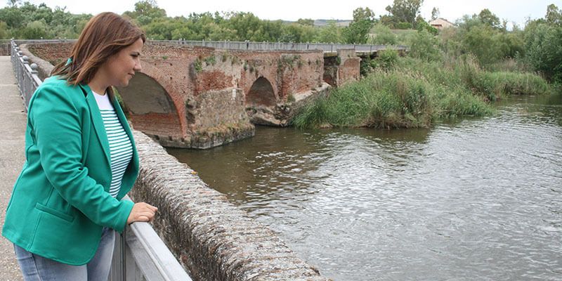 La consejera de Fomento responde que “la insolidaridad en materia de agua es la que se ha perpetrado con trasvases en contra de la ley”