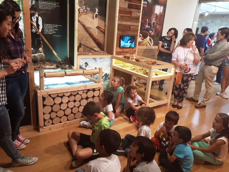 Más de un centenar de niños recordaron a los gancheros este fin de semana en el Castillo de Torija