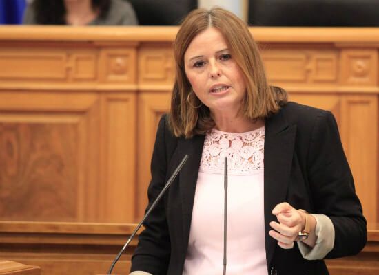 Valentín recuerda que Page se ha cargado 3.656 prestaciones económicas de familiares de dependientes y pregunta cuántas más piensa quitar