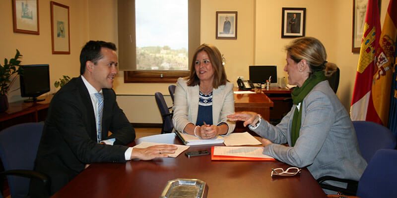 Velázquez y Valentín recuerdan a la gerente de la Federación de Autismo que Page sí tiene presupuestos los de 2016