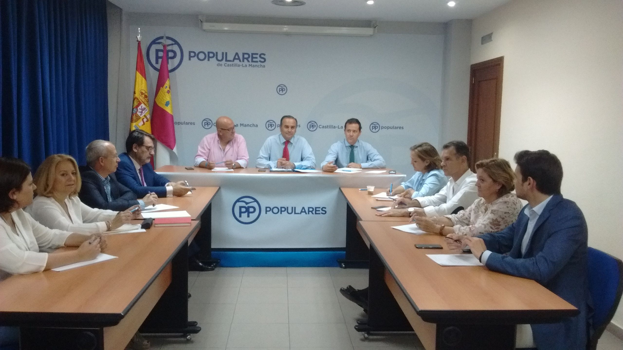 Velázquez “El PP se presenta como un partido fuerte y unido al servicio de los ciudadanos frente a un PSOE dividido”