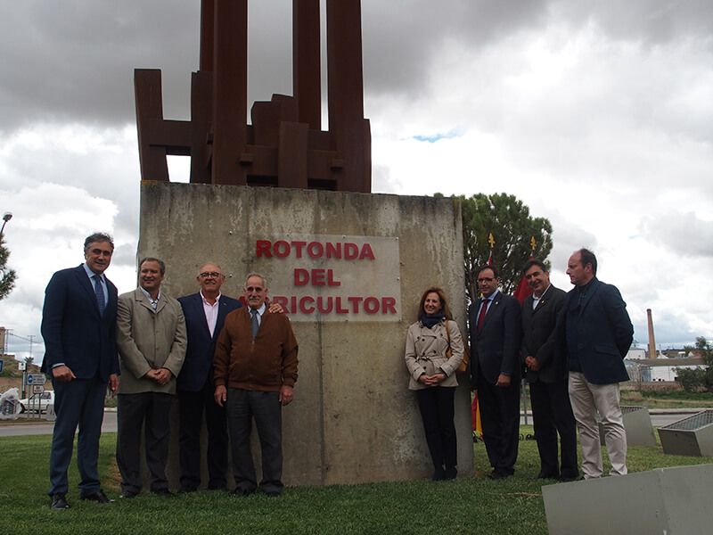 Cuenca ya tiene oficialmente una ‘Rotonda del Agricultor’ 3 Cuenca ya tiene oficialmente una ‘Rotonda del Agricultor’