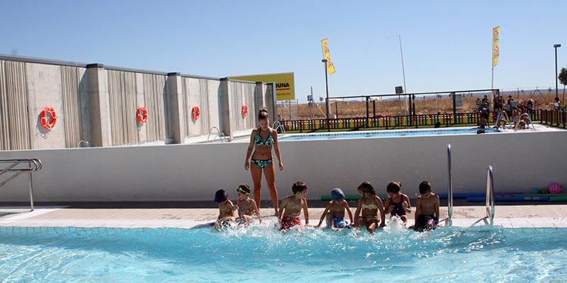 Abierta la inscripción a los cursos de Natación en la Piscina Municipal de Quer