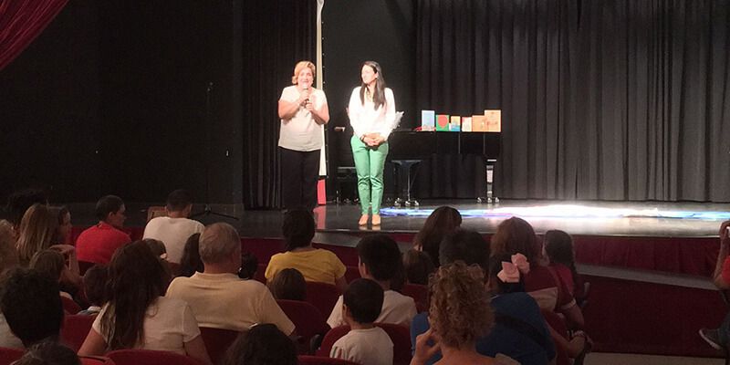 Cuentos, colores y música en la fiesta final de los clubes de lectura, talleres y bebeteca de Alovera