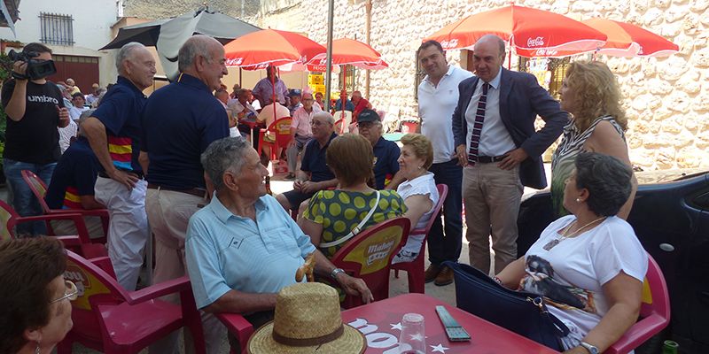 El presidente asiste a la final y entrega de premios del Campeonato de Bolos Billa en Millana