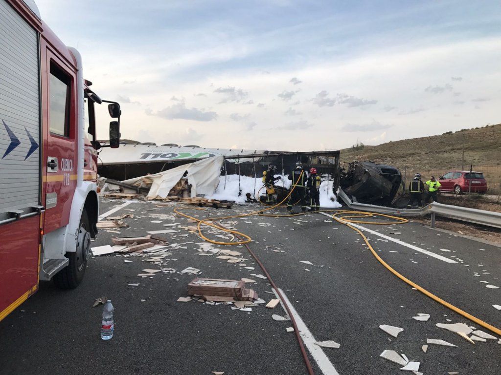 Fallece un camionero en un accidente en la A-3 en Belinchón