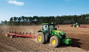 Investigan a un vecino de Cuenca que utilizaba DNI de fallecidos y papeles falsos para vender tractores