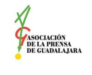 La Asociación de la Prensa de Guadalajara y el Centro Asociado de la UNED renuevan su convenio de colaboración