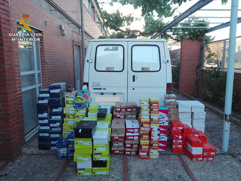 La Guardia Civil detiene a dos personas por robar en una zapatería de Motilla y huir en una furgoneta sustraída