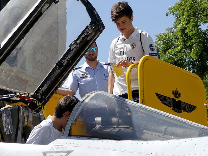 Las altas temperaturas obligan a modificar el horario de visita de la cabina del Phantom instalada en la Diputación