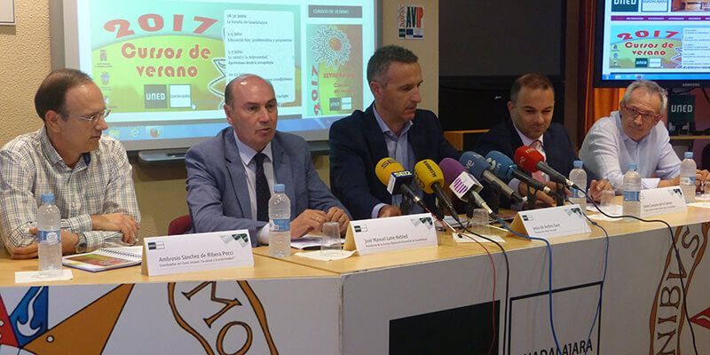 Latre participa en la presentación de los Cursos de Verano de la UNED