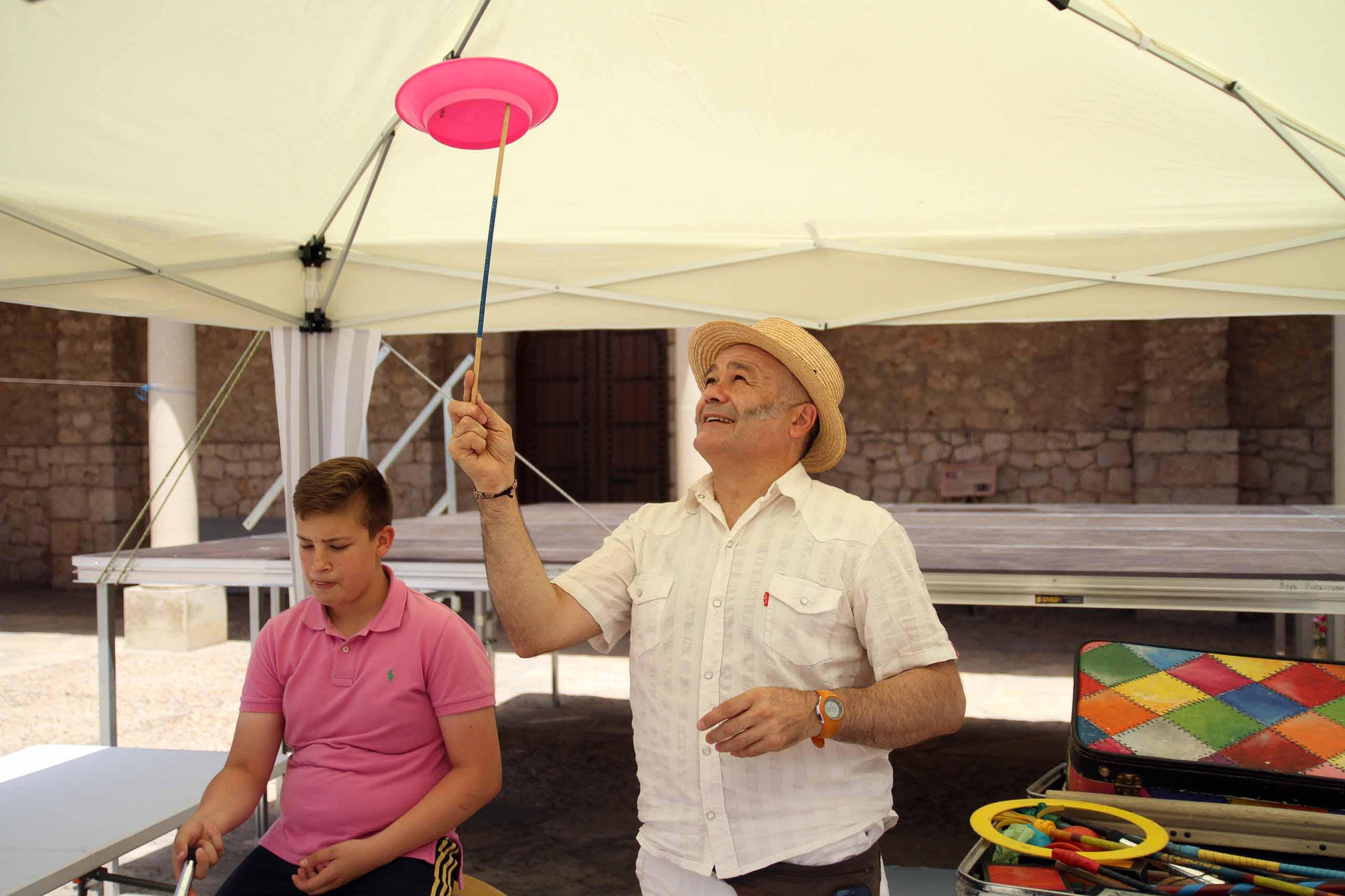La cultura sale a la calle en Fuentenovilla