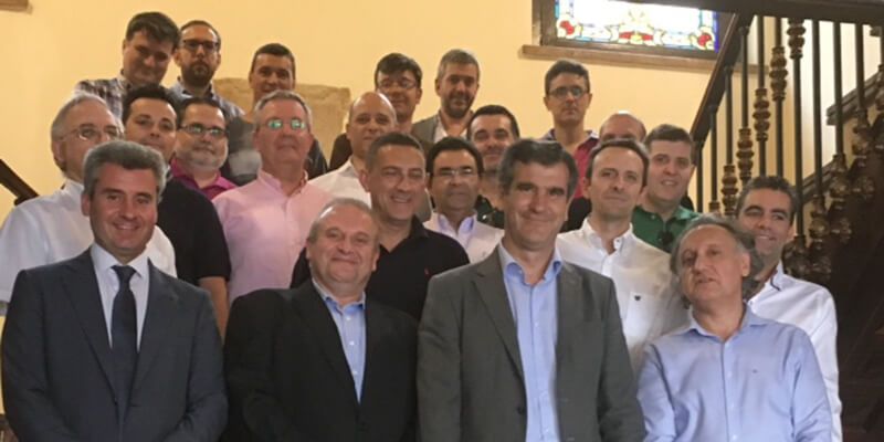 Román recibe a los participantes en el Curso de Verano sobre Big Data y Analítica Predictiva Bancaria organizado por la UAH