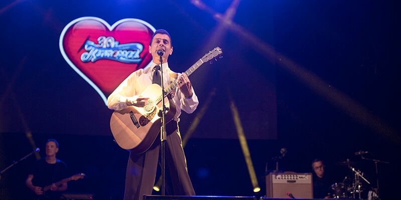 La primera jornada del Festival Canalla hace disfrutar un público que ya se prepara para Hombres G y Fernandisco como broche final esta noche