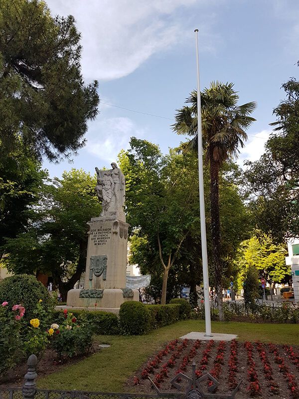 Todo listo para que Cuenca rinda homenaje a la Bandera de España en la Plaza de la Hispanidad 3 Todo listo para que Cuenca rinda homenaje a la Bandera de España en la Plaza de la Hispanidad
