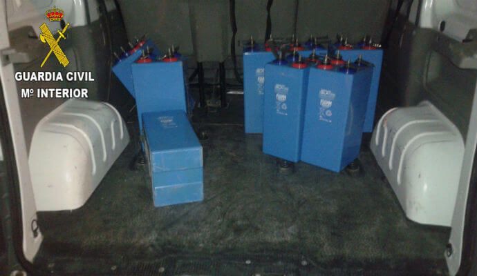 Tres detenidos por robar baterías de un repetidor de telefonía móvil de Guadalajara