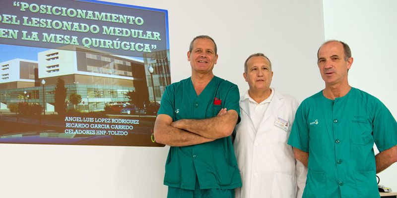 Dos celadores del Hospital Nacional de Parapléjicos, premiados por una idea que mejora la posición del lesionado medular en la mesa quirúrgica