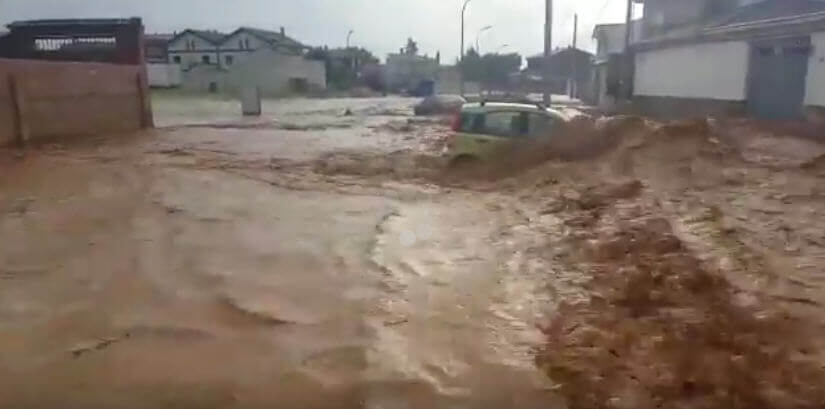 Tormenta en  Minglanilla. José Luis Pardo, alguacil: bajaba con mucha violencia por la vereda. Arrastró vehículos y causó daños materiales cuantiosos que, ahora mismo, no podemos valorar
