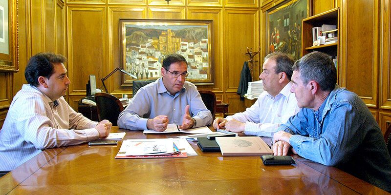 Prieto agradece a Kelatza su implicación en el Aniversario del descubrimiento de las Pinturas Rupestres de Villar del Humo