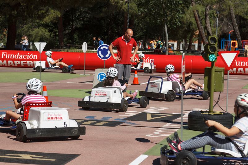 Fundación Mapfre fomenta el respeto entre los jóvenes de Guadalajara para prevenir accidentes viales 3 Presentación de la caravana de educación vial de Mapfre
