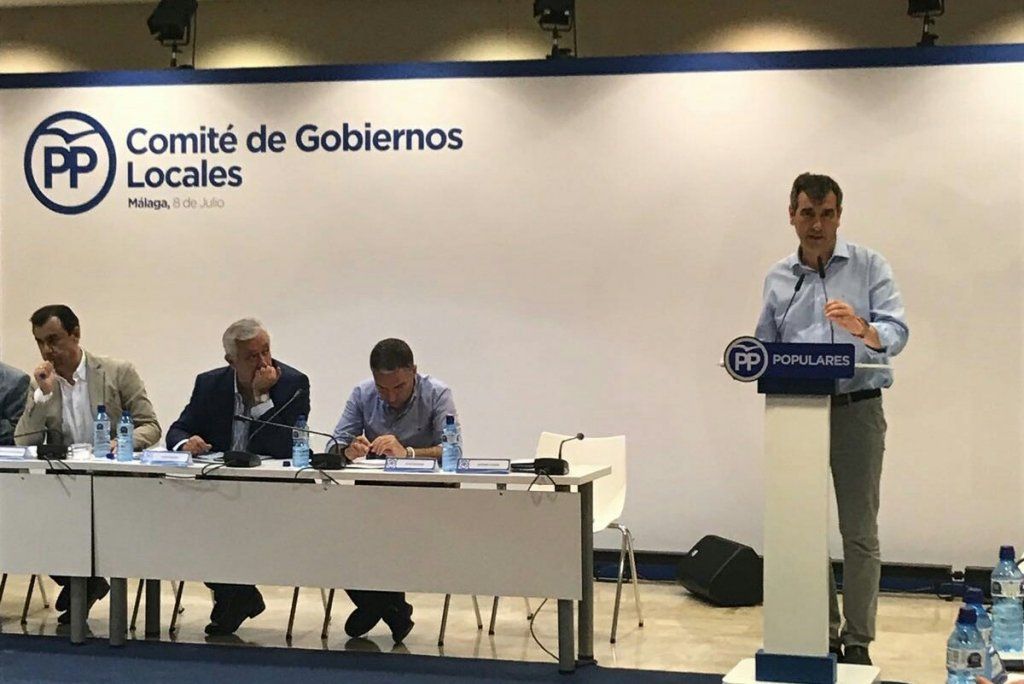 Antonio Román defiende la necesidad de negociar la ‘financiación local’ y aplicar políticas fiscales moderadas