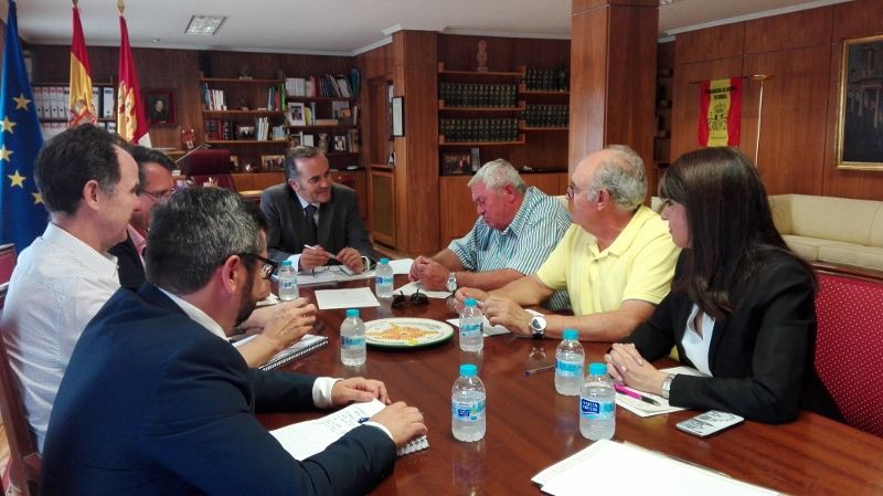 ASAJA CLM pide al Delegado del Gobierno en la región que dé un paso más en la lucha contra la plaga de conejos (800x449)