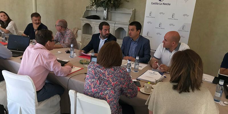Castilla-La Mancha afrontará la próxima campaña de vendimia con una “revolucionaria” convocatoria de ayudas a la reestructuración