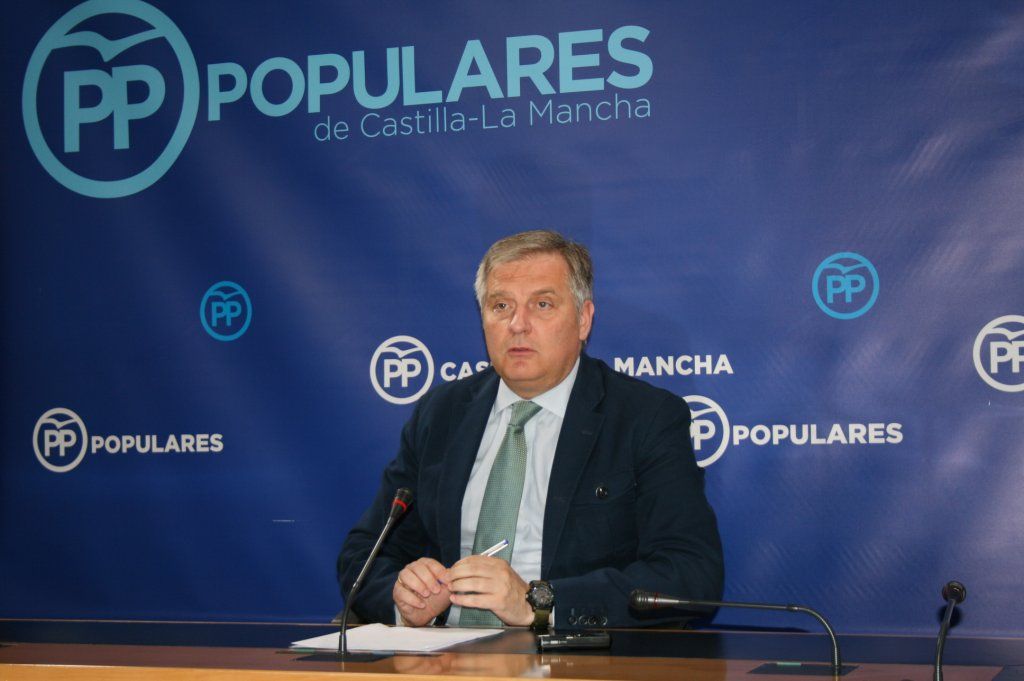 Cañizares denuncia que Page ha entregado a Hacienda un Plan de Ajuste para recortar 1.200 millones en servicios públicos