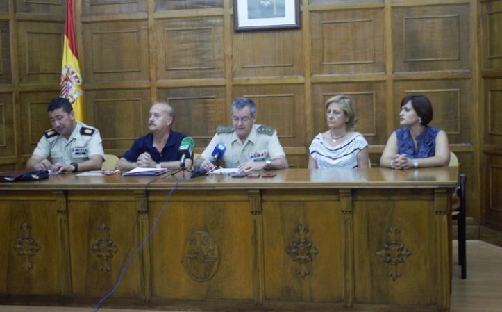 El Ayuntamiento de Fuentenava de Jábaga, la Brigada “Guadarrama” XII y la Subdelegación de Defensa organizan un Homenaje a la Bandera de España (800x533) (3)
