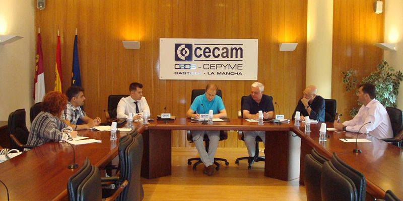 El Gobierno regional aborda con el sector inmobiliario la campaña de inspección sobre eficiencia energética