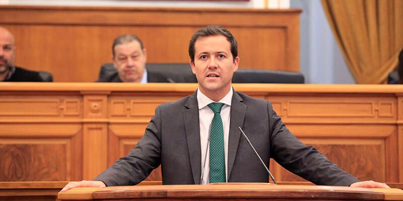 El PP ofreció bajar los impuestos y un plan de choque contra las listas de espera pero Page ha preferido pactar con Podemos