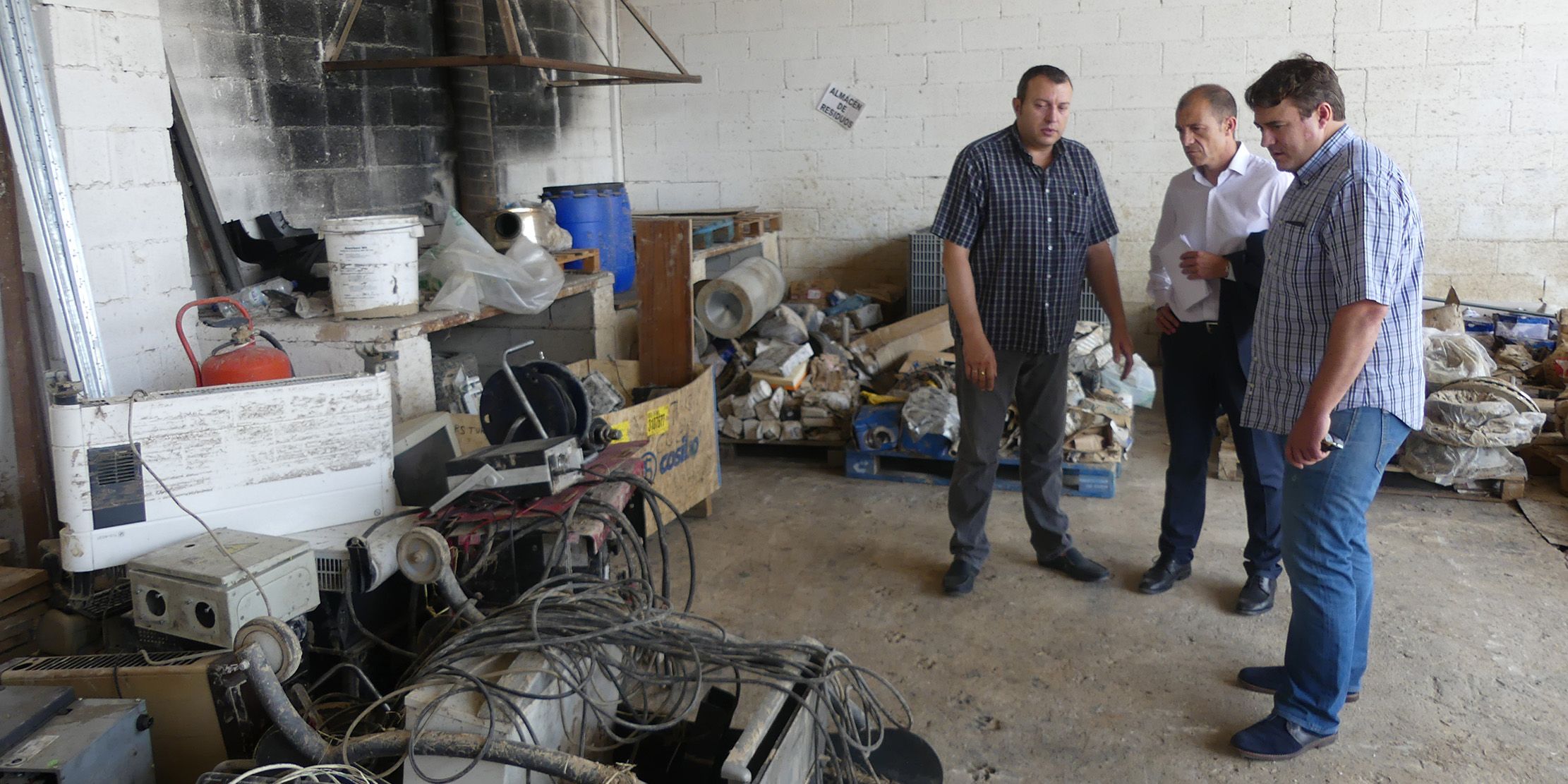 El presidente de CEOE CEPYME Cuenca visita las empresas del polígono afectadas por la riada