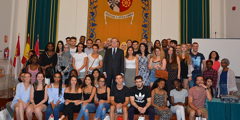 El rector de la UCLM recibe a los estudiantes franceses del curso propio de Marketing y Gestión Internacional