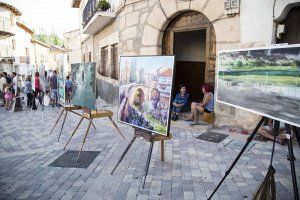 El sepia y los marrones de ‘Un callejón de Trillo’ vencen a los tonos verdes en el XV Concurso de Pintura Rápida