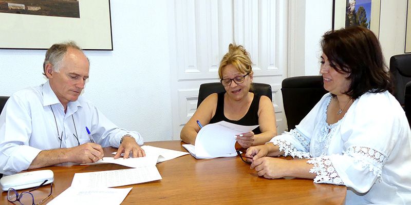 Formalizado el contrato de adjudicación a Alosan de la gestión del Albergue Provincial de Animales