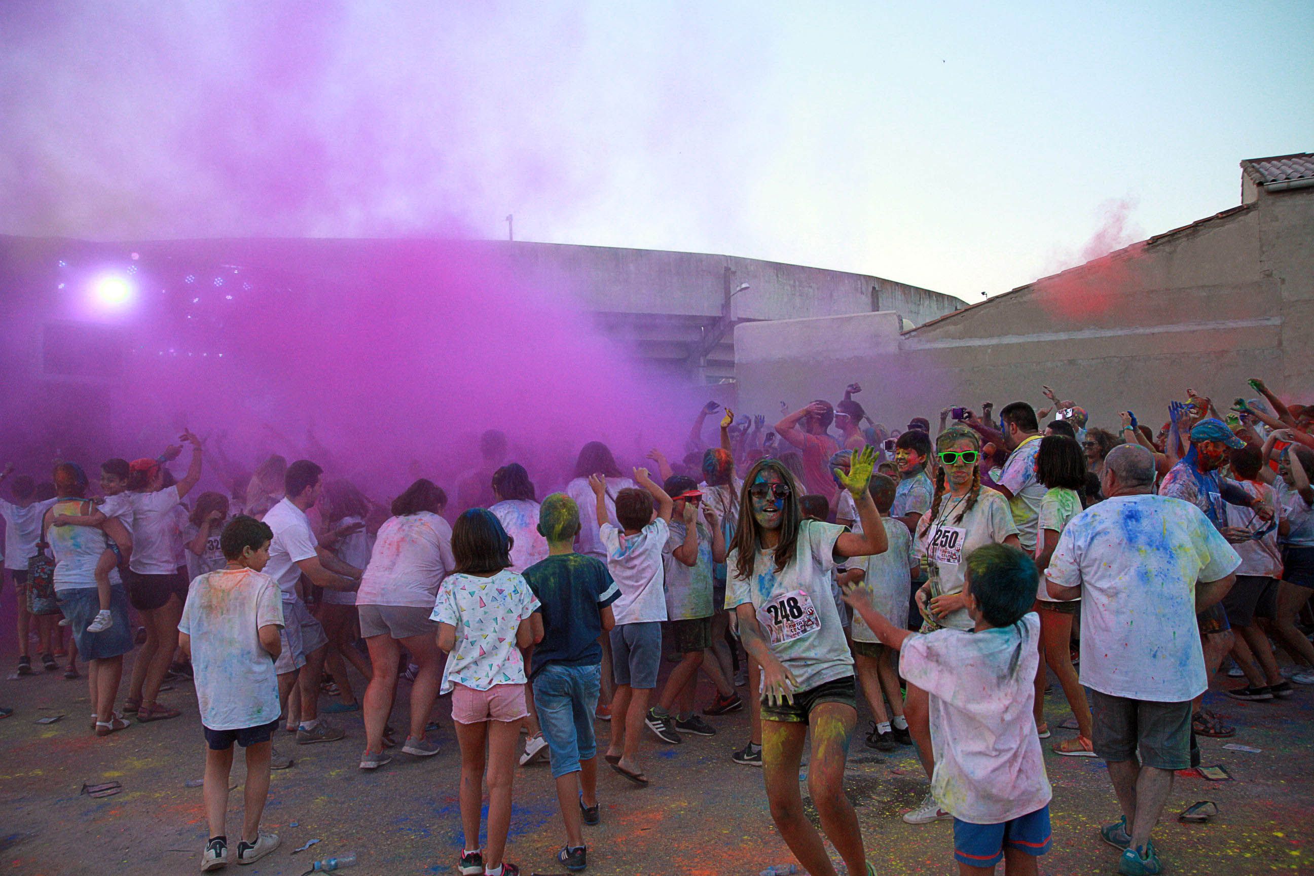 Casi quinientos marchosos en la Sigüenza Colour Run 1 Casi quinientos marchosos en la Sigüenza Colour Run