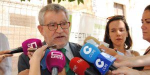 La Junta intenta calmar los ánimos de los interinos con contratos hasta el 31 de agosto 2 La Junta intenta calmar los ánimos de los interinos con contratos hasta el 31 de agosto